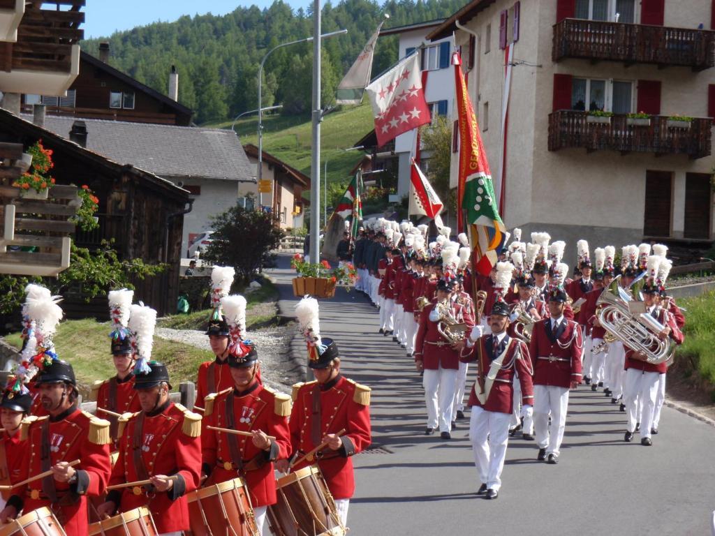 Hotel Restaurant Rothorn Visperterminen Екстериор снимка